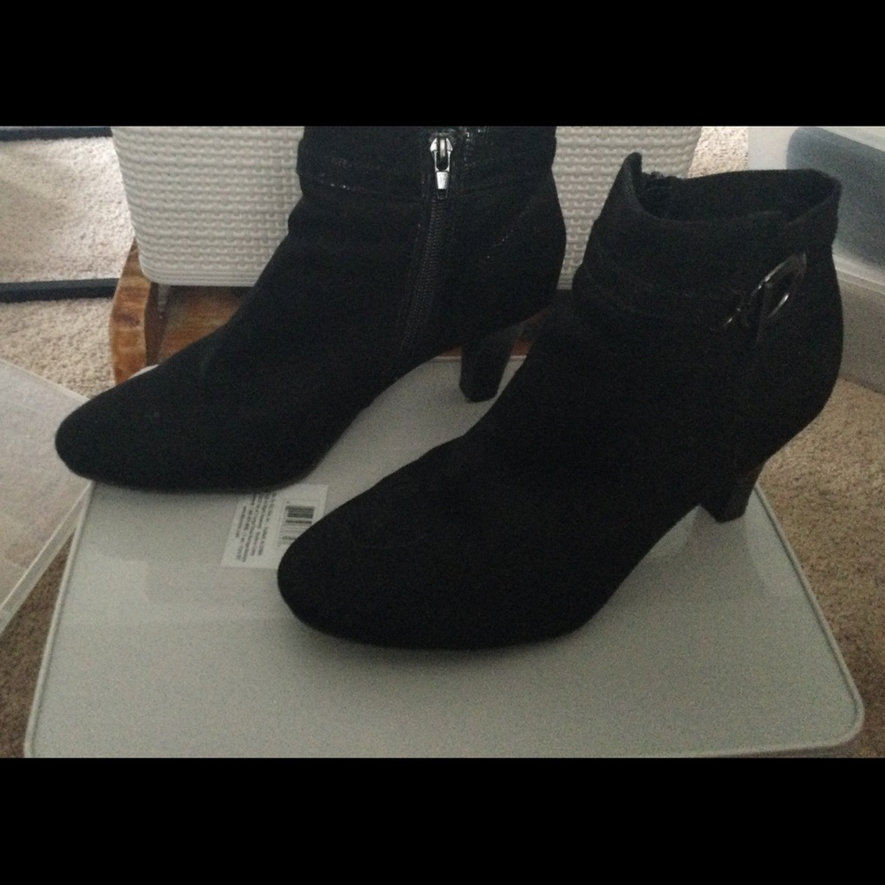 Karen Scott zip booties